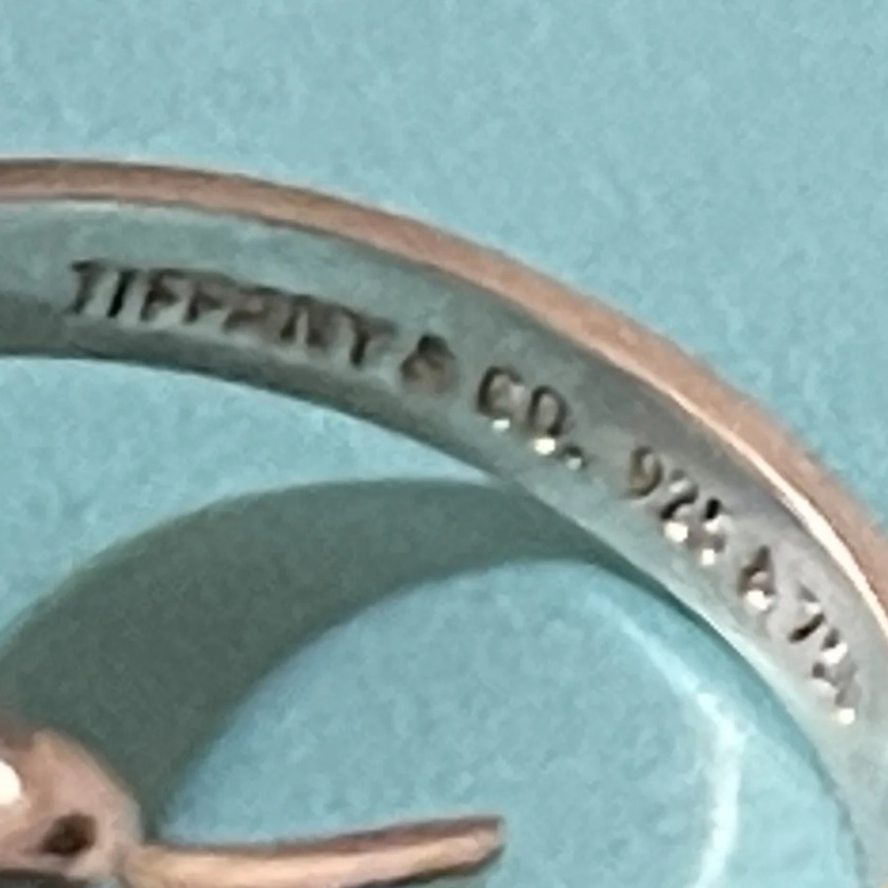 Tiffany & Co. Bow Ribbon Ring Size 7 Silver & 18K Gold, Vintage Tiffany Ring - Picture 9 of 10